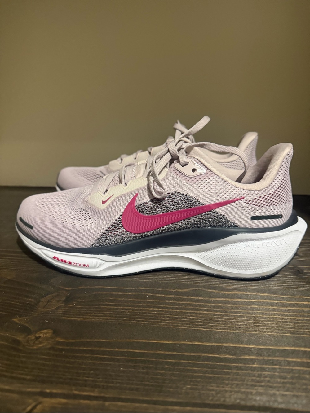 Nike Women’s Light Purple and Magenta Zoom Running Shoes